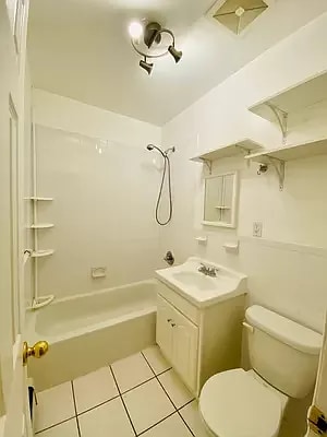 Photo - 21-79-79 Steinway St Unit 3a