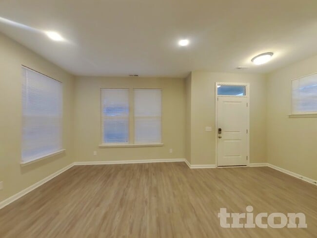 Photo - 301 Thomas Point Dr