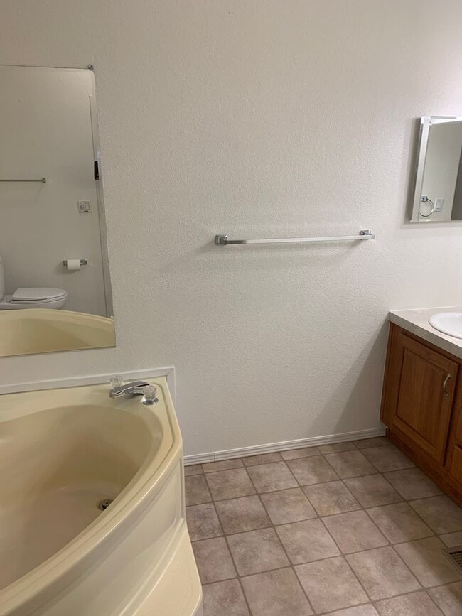 2544 Coronado Ave
