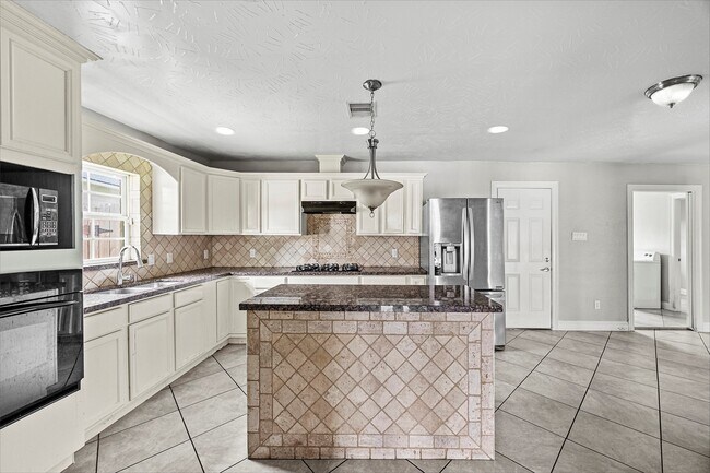 Photo - 1209 Dogwood Dr