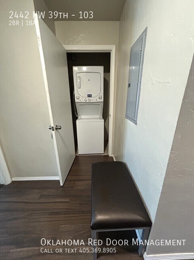 2442 NW 39th-103