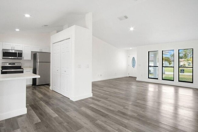 Photo - 1991 SW Gemini Ln