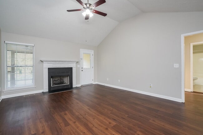 Photo - 524 Summit Way