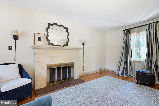 Photo - 112 W Park Pl