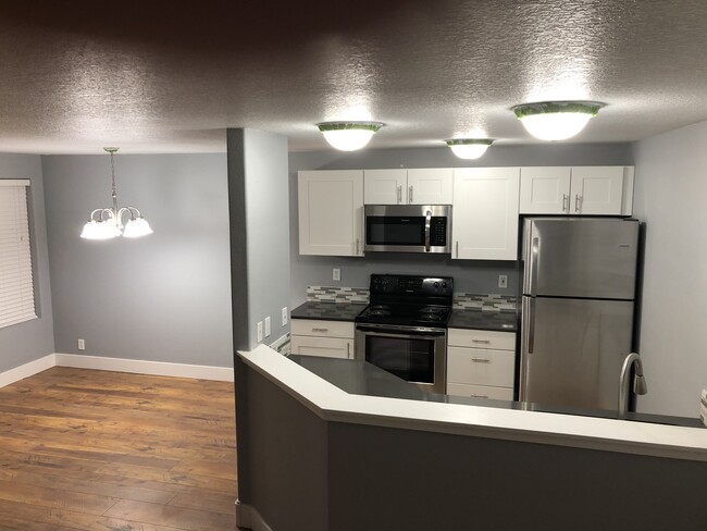 Building Photo - 748 NE Oak Place Unit 754 NE Oak Place, Redmond, OR 97756 Rental