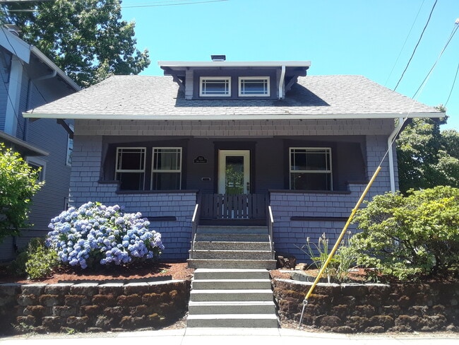 Main Entrance & Porch - 703 SE Cesar Estrada Chavez Blvd