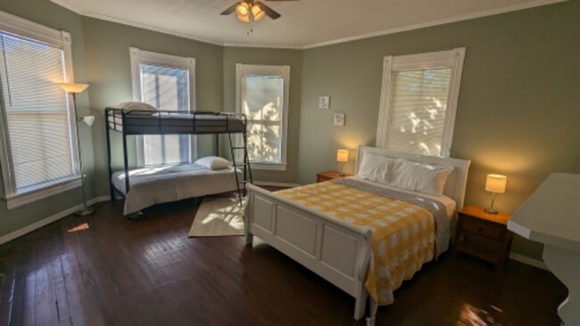 Photo - 208 S Trammell St Unidad C