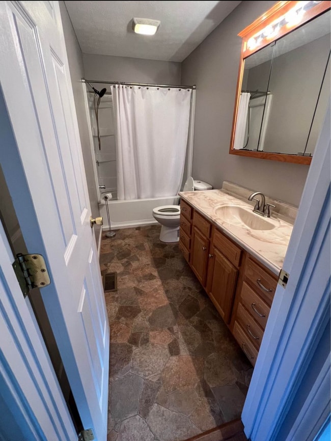 Photo - 249 W 2nd St