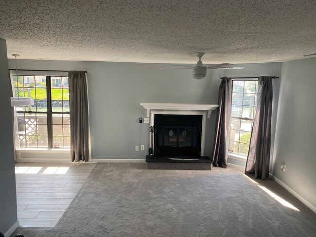 Photo - 423 Harbour Point