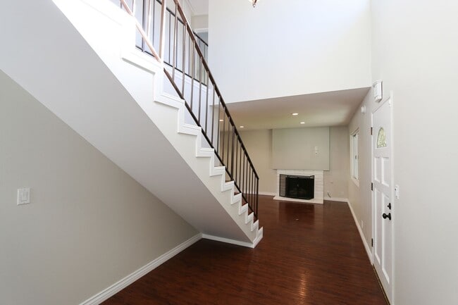 12024 Alberta Dr