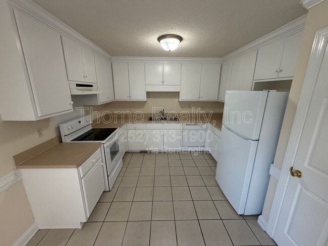 Photo - 2523 S Halifax Rd