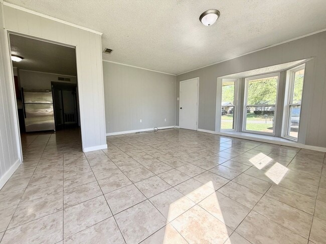 Photo - 709 N Holly St