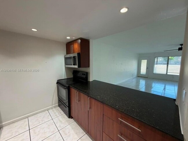 Photo - 1885 NE 121st St Unidad 8