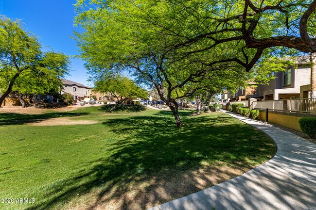 2250 E Deer Valley Dr