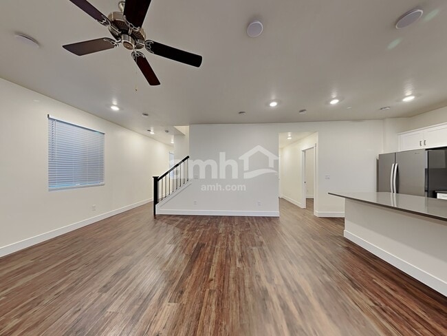 Photo - 6658 Spriggel St