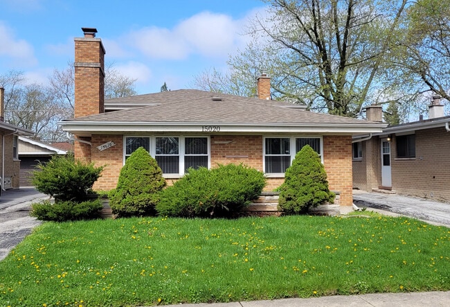 Photo - 15020 Oak St House