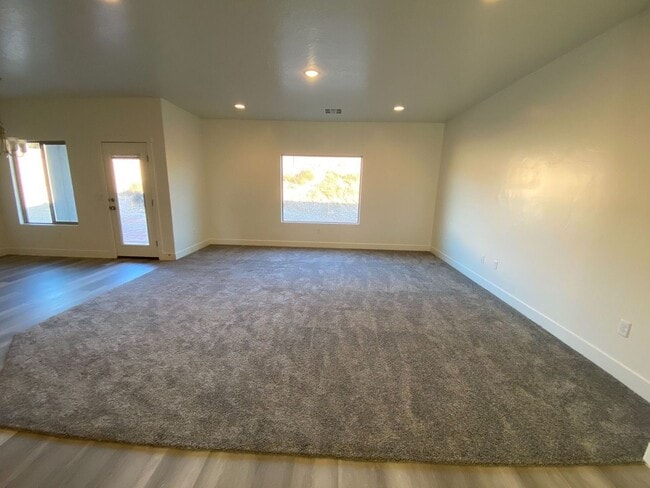 Photo - Beautiful 3 Bedroom Single Level Home in S...