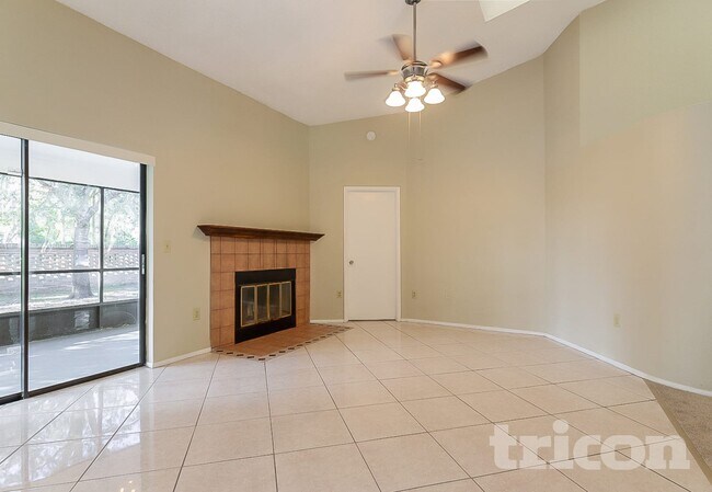 Photo - 8111 Hathaway Dr