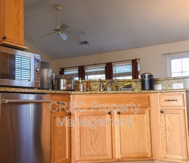 Photo - 1617 Pin Oak Cut