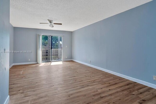 Photo - 501 SE 8th St Unit 205