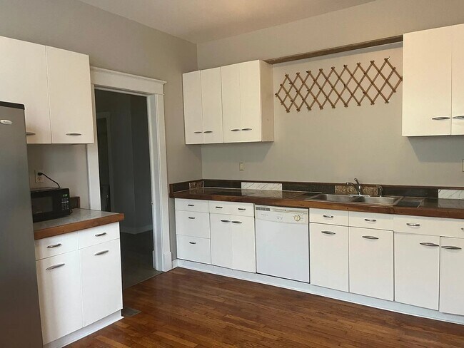 Photo - 1205 Chamberlain Ave Unit A