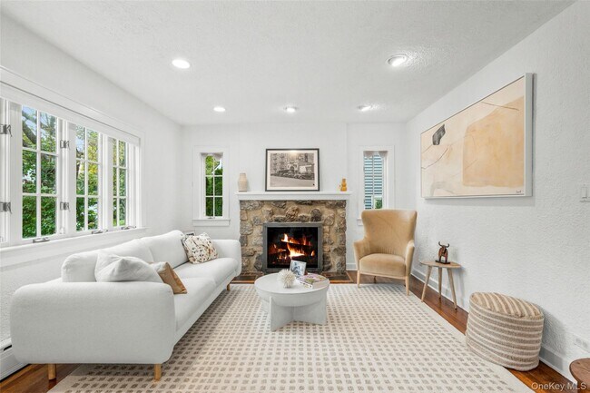 Photo - 39 Hillcrest Ave House