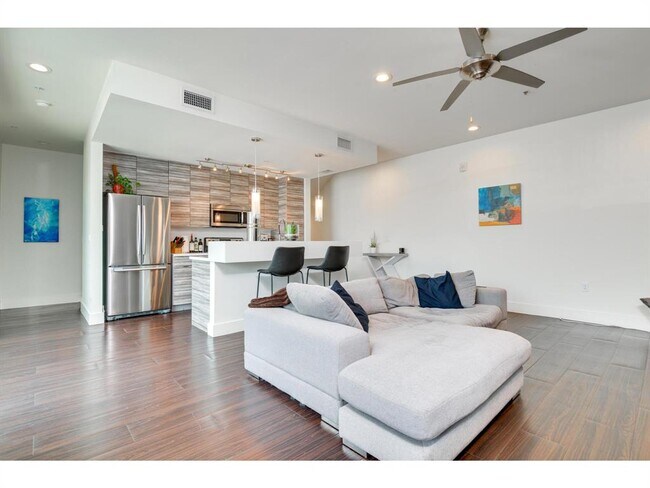 Photo - 604 N Bluff Dr Unit 205