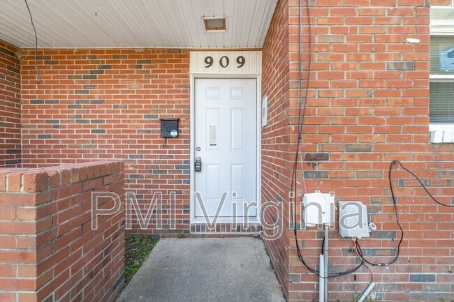 Photo - 909 E Liberty St