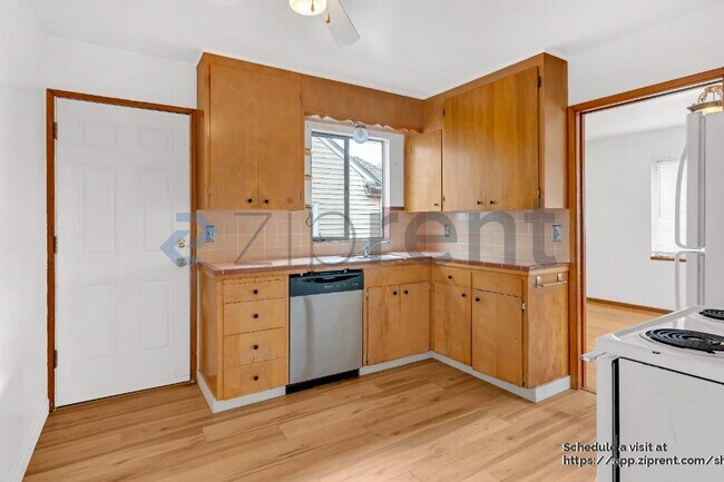 Photo - 6117 NE Clackamas St