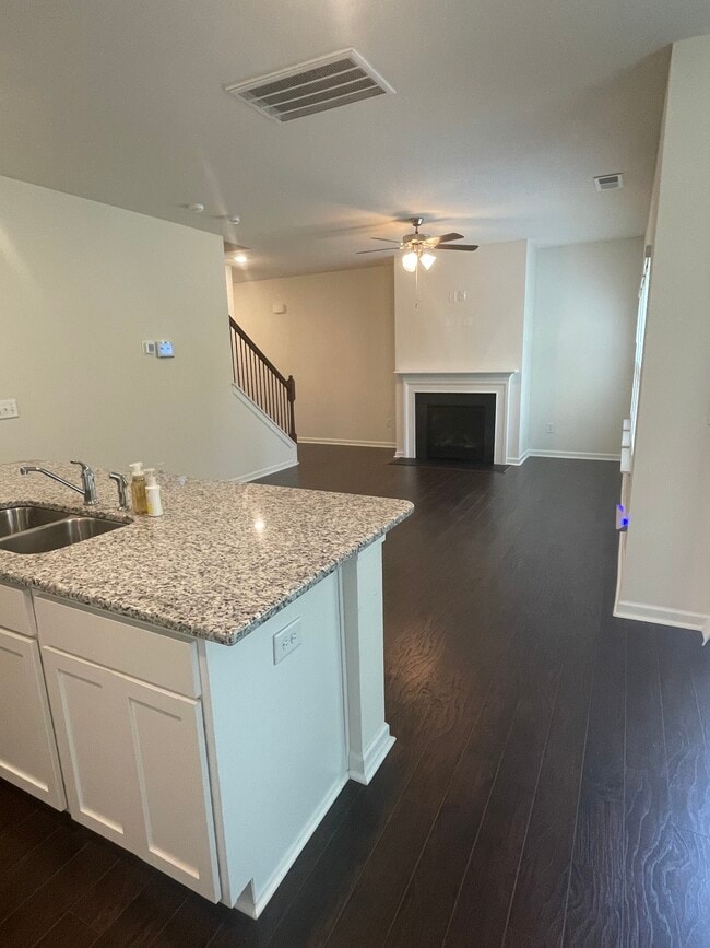 Photo - 206 Wanderlust Ct