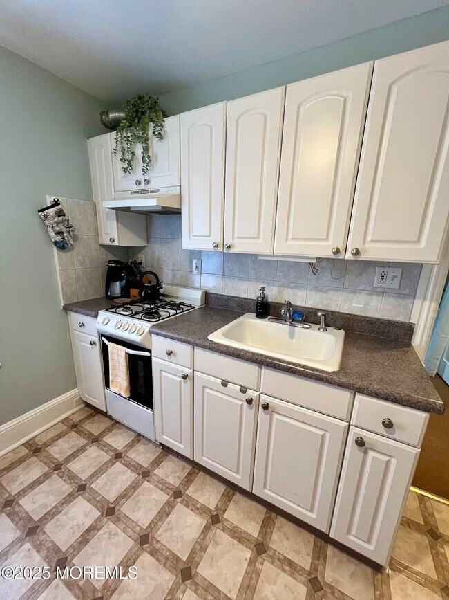 Photo - 34 Embury Ave