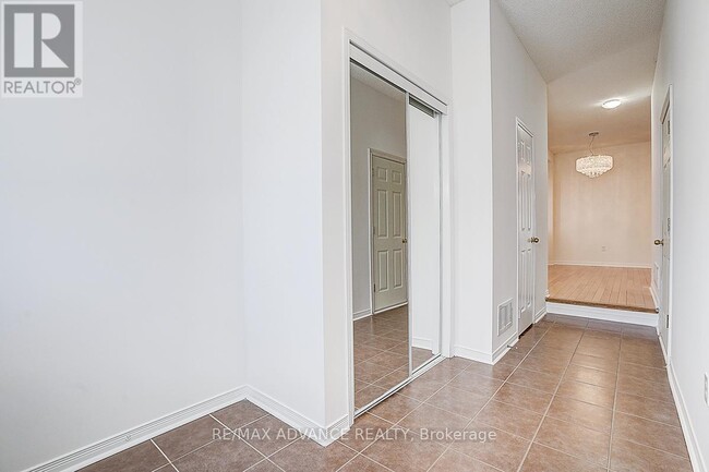 Photo - 137 Laramie Crescent