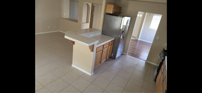 Photo - 450 Richgold St