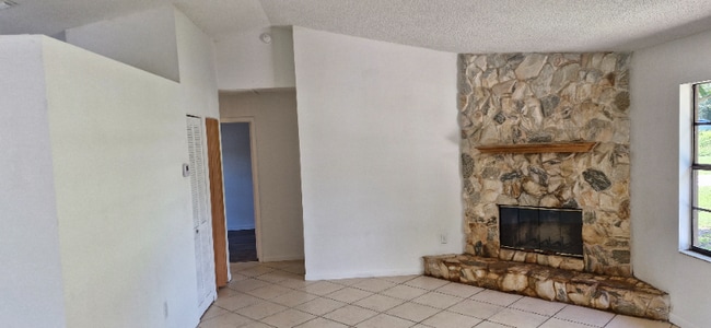 Photo - 107 Hearthside Ave NW