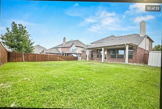 Photo - 438 Bristol St