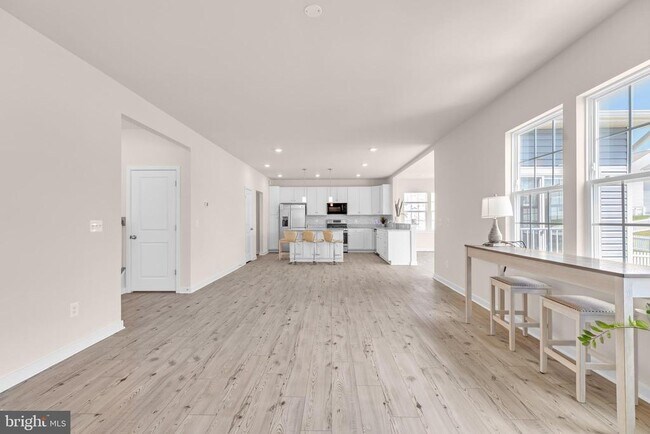 Photo - 2053 Whithorn Hl