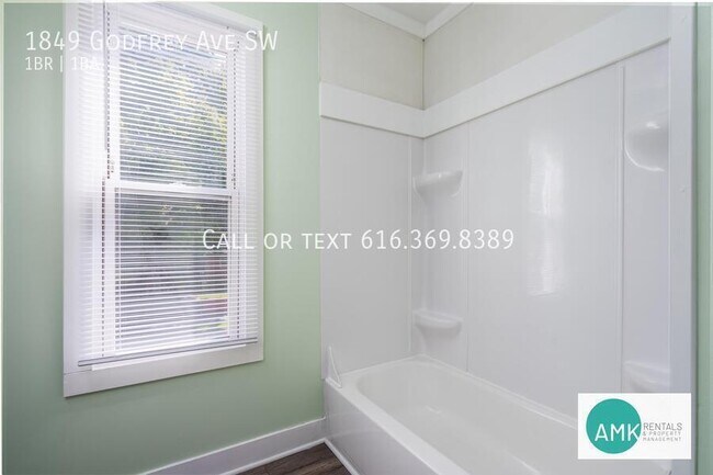 Photo - 1849 Godfrey Ave SW