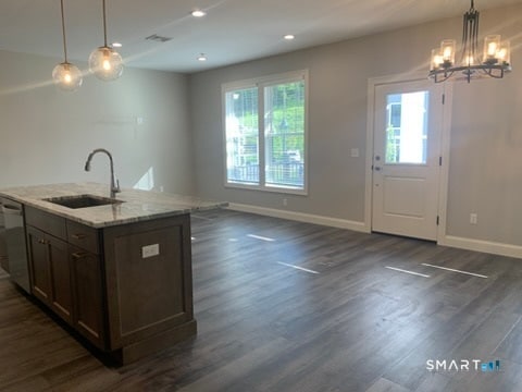 Photo - 501 Edgewater Cir