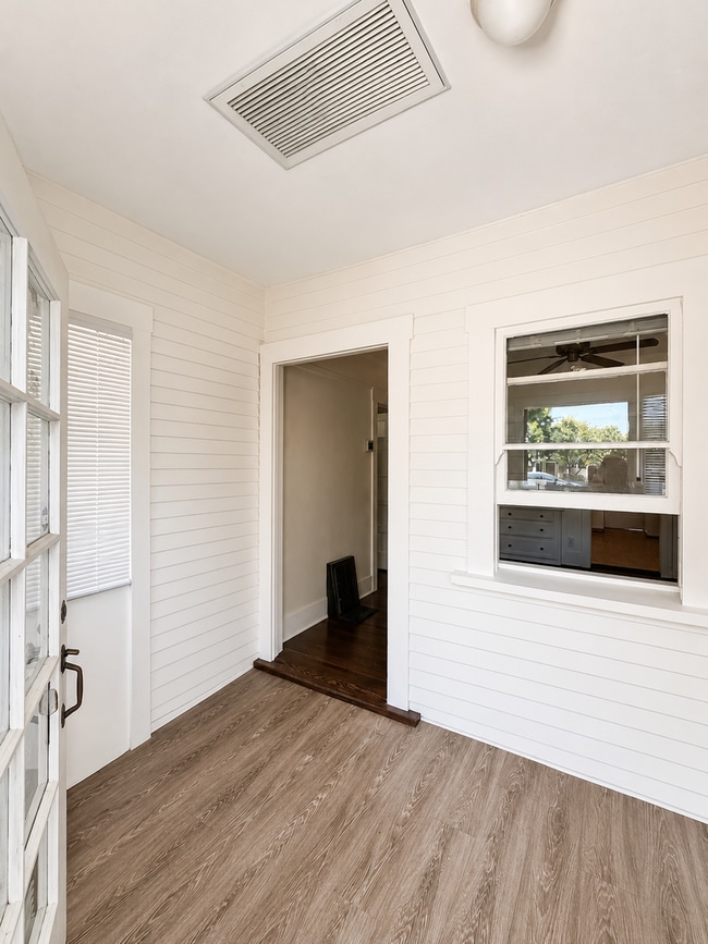 Photo - 120 H Ave