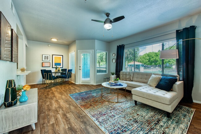 Photo - Galleria Palms