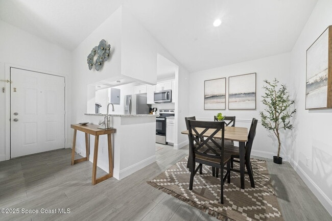 Photo - 7667 N Wickham Rd Unidad 218