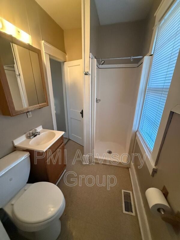 Photo - 2017 SW Van Buren St