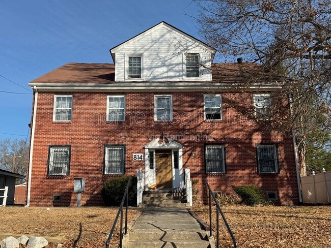 Building Photo - 814 Sunset Ave Unit 1