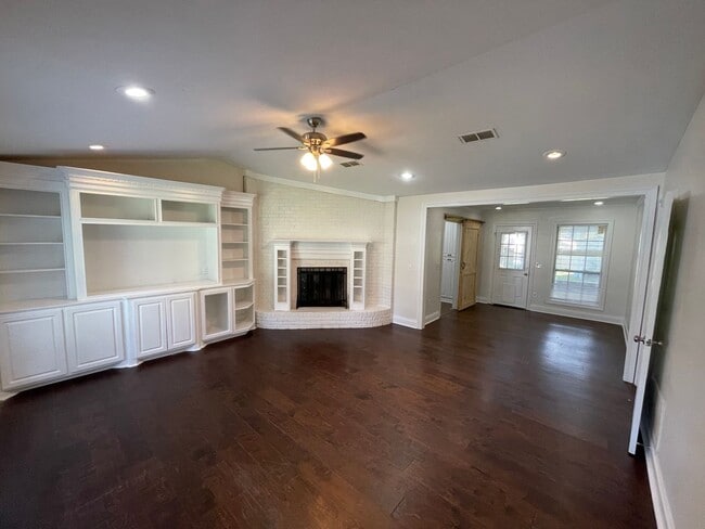 Photo - 4 bed 2 bath in Crossgates of Brandon