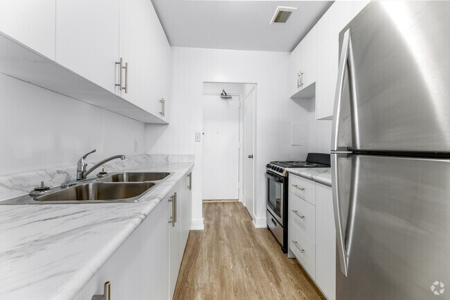 2BR, 1BA - 850SF - Kitchen - Keele and Lawrence