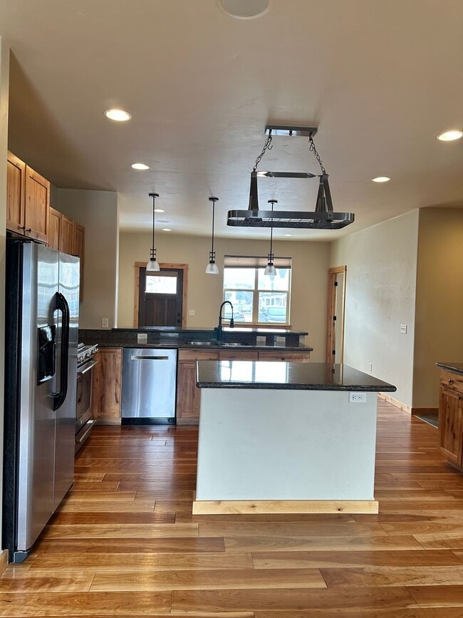 Photo - Large Beautiful Condo with Many Upgrades!!