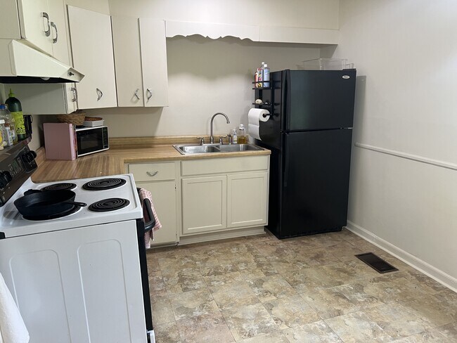 Photo - 3207 Tucker Dr NW