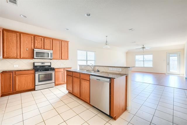 Photo - 2104 Jasmine Valley Drive