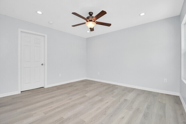 Photo - 8595 Parkway Dr Unit C