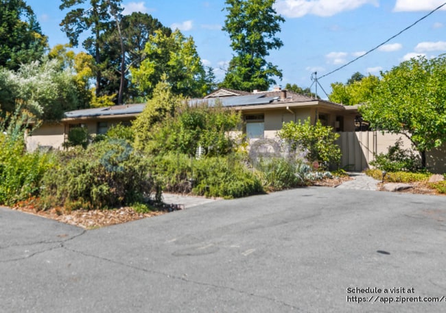 Building Photo - 1033 Upper Happy Valley Rd Rental